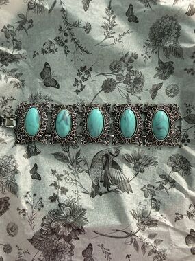 Vintage-Style Faux Turquoise Stone Statement Bracelet